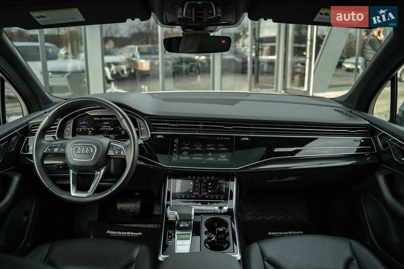 Позашляховик / Кросовер Audi Q7 2020 в Чернівцях