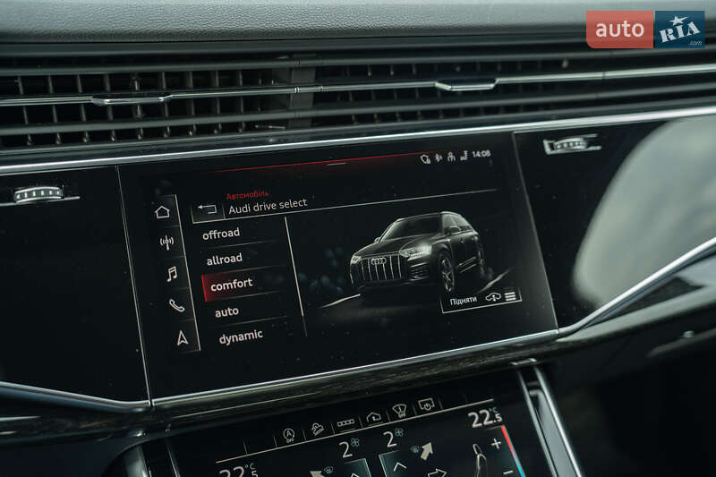 Позашляховик / Кросовер Audi Q7 2020 в Чернівцях