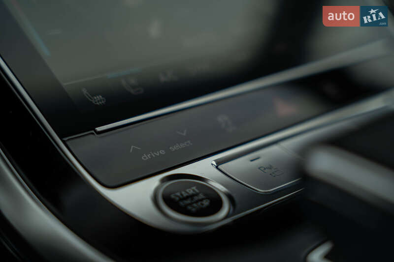 Позашляховик / Кросовер Audi Q7 2020 в Чернівцях