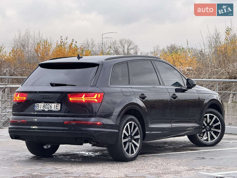 Позашляховик / Кросовер Audi Q7 2017 в Києві фото 12 Позашляховик / Кросовер Audi Q7 2017 в Києві