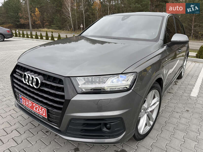 Позашляховик / Кросовер Audi Q7 2015 в Луцьку