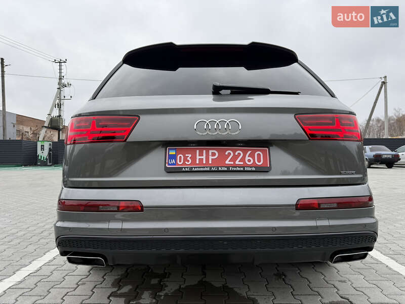 Позашляховик / Кросовер Audi Q7 2015 в Луцьку