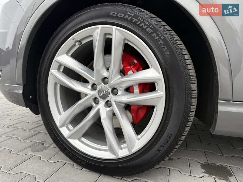 Позашляховик / Кросовер Audi Q7 2015 в Луцьку