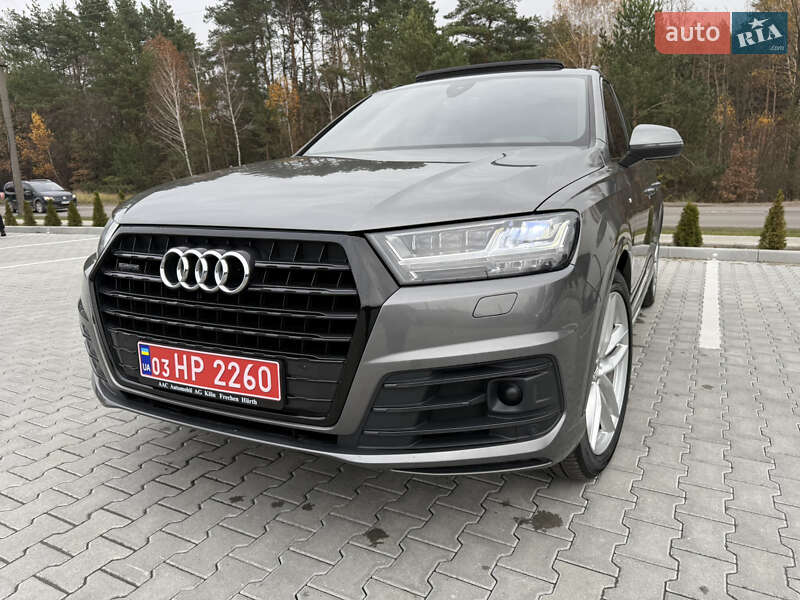Позашляховик / Кросовер Audi Q7 2015 в Луцьку