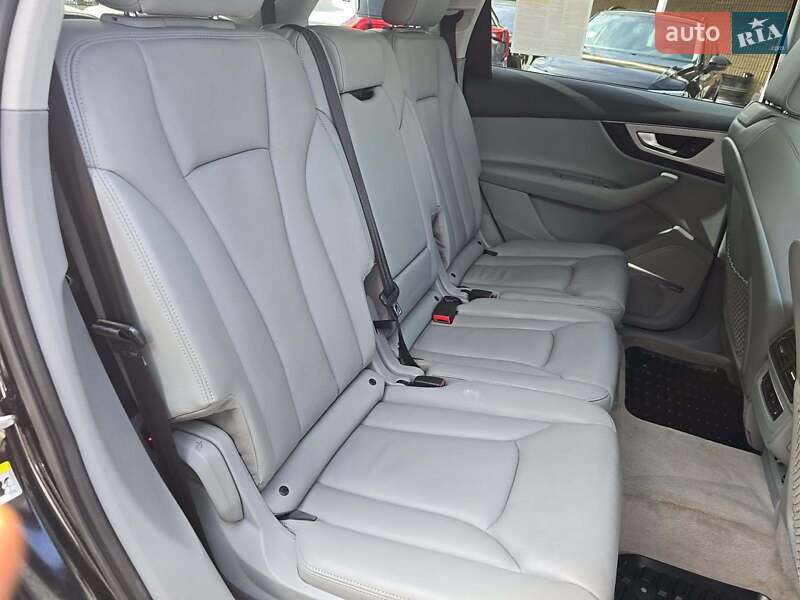 Позашляховик / Кросовер Audi Q7 2018 в Львові