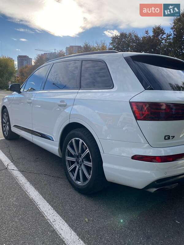 Внедорожник / Кроссовер Audi Q7 2017 в Броварах