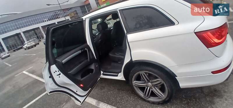 Позашляховик / Кросовер Audi Q7 2015 в Броварах