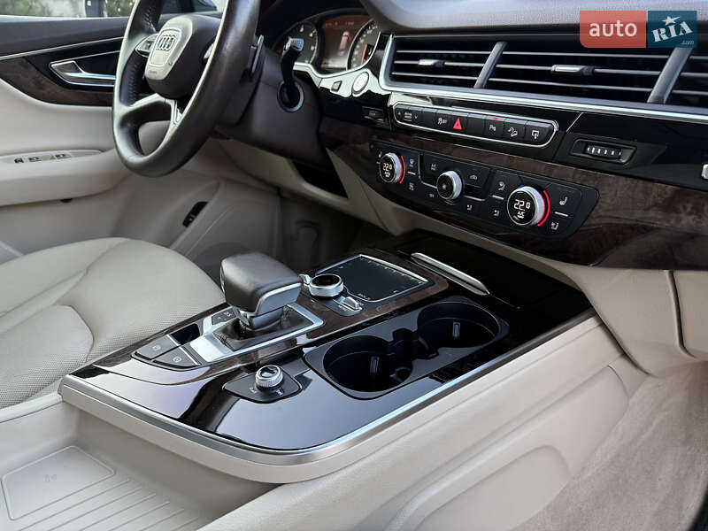 Внедорожник / Кроссовер Audi Q7 2015 в Ровно фото 28 Внедорожник / Кроссовер Audi Q7 2015 в Ровно
