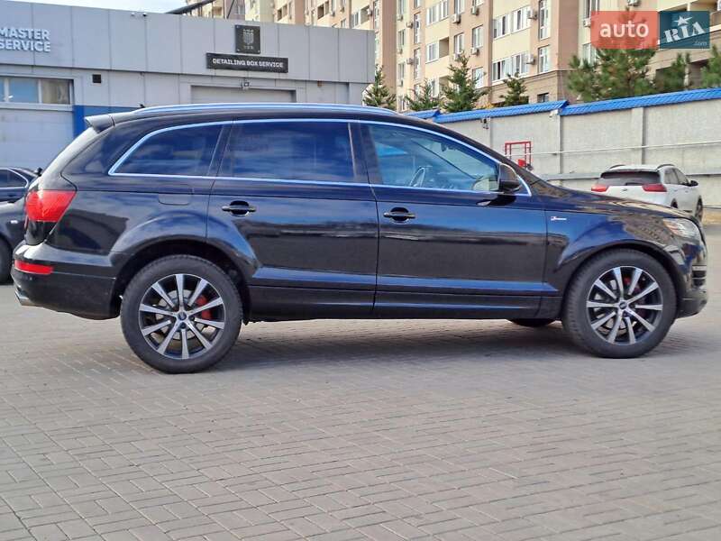 Позашляховик / Кросовер Audi Q7 2010 в Одесі