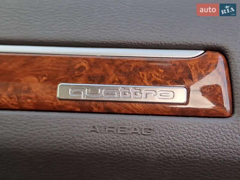 Позашляховик / Кросовер Audi Q7 2010 в Одесі