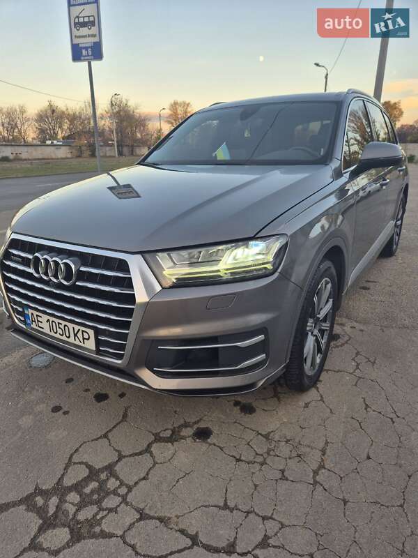 Позашляховик / Кросовер Audi Q7 2017 в Дніпрі фото 32 Позашляховик / Кросовер Audi Q7 2017 в Дніпрі
