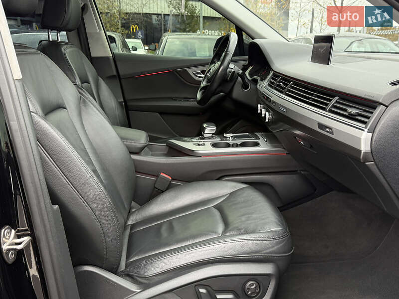 Позашляховик / Кросовер Audi Q7 2015 в Києві