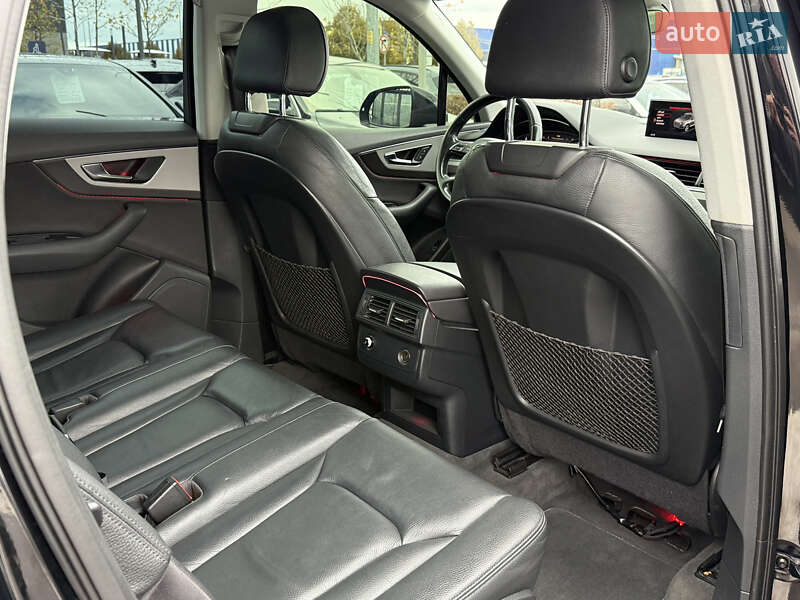 Позашляховик / Кросовер Audi Q7 2015 в Києві