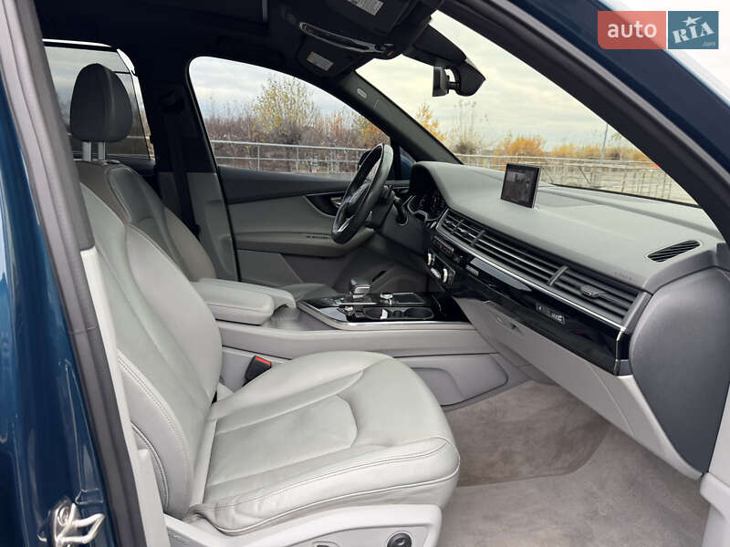 Позашляховик / Кросовер Audi Q7 2017 в Києві фото 20 Позашляховик / Кросовер Audi Q7 2017 в Києві