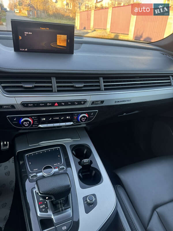 Позашляховик / Кросовер Audi Q7 2016 в Рівному