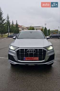 Позашляховик / Кросовер Audi Q7 2017 в Києві