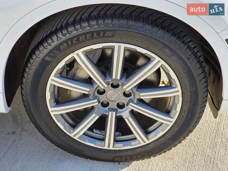 Внедорожник / Кроссовер Audi Q7 2016 в Луцке