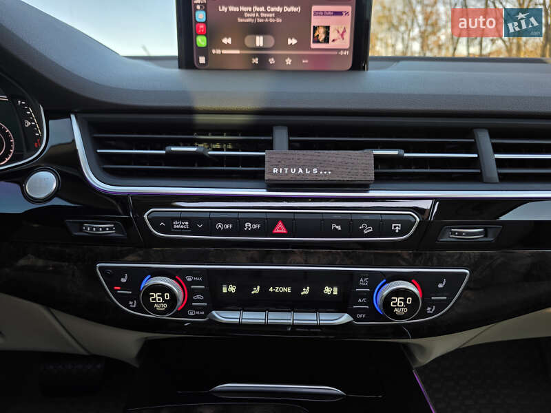 Внедорожник / Кроссовер Audi Q7 2016 в Луцке