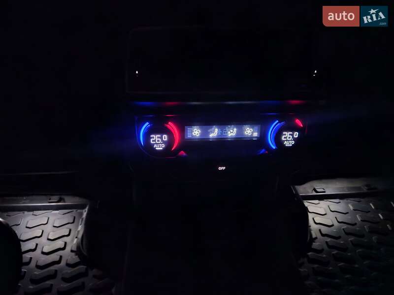 Позашляховик / Кросовер Audi Q7 2016 в Дунаївцях