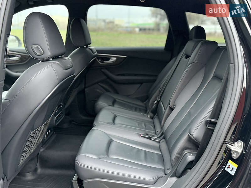 Позашляховик / Кросовер Audi Q7 2019 в Києві