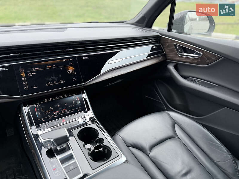 Позашляховик / Кросовер Audi Q7 2019 в Києві
