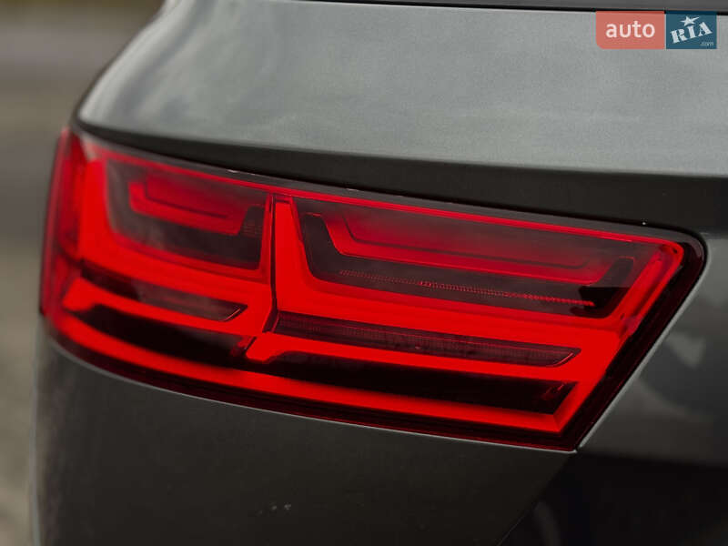 Внедорожник / Кроссовер Audi Q7 2017 в Дрогобыче
