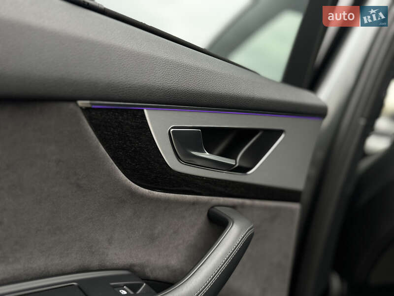 Внедорожник / Кроссовер Audi Q7 2017 в Дрогобыче