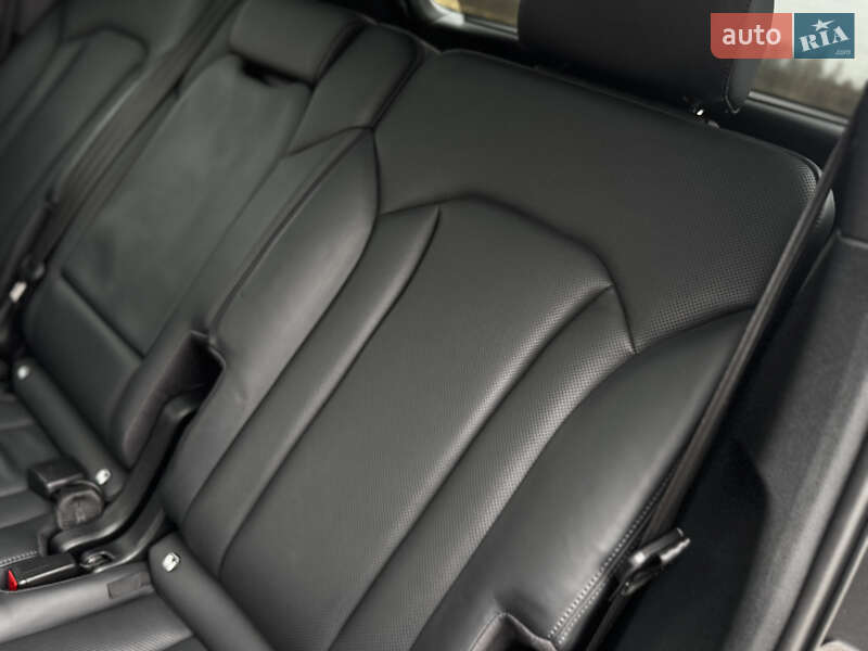 Внедорожник / Кроссовер Audi Q7 2017 в Дрогобыче