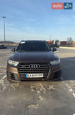 Внедорожник / Кроссовер Audi Q7 2016 в Киеве