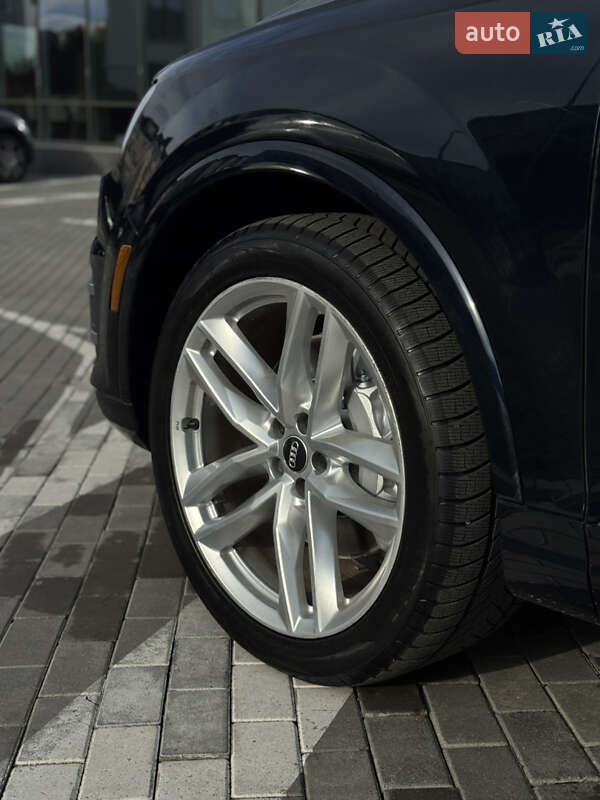 Позашляховик / Кросовер Audi Q7 2017 в Києві