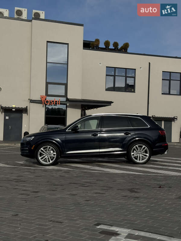 Позашляховик / Кросовер Audi Q7 2017 в Києві