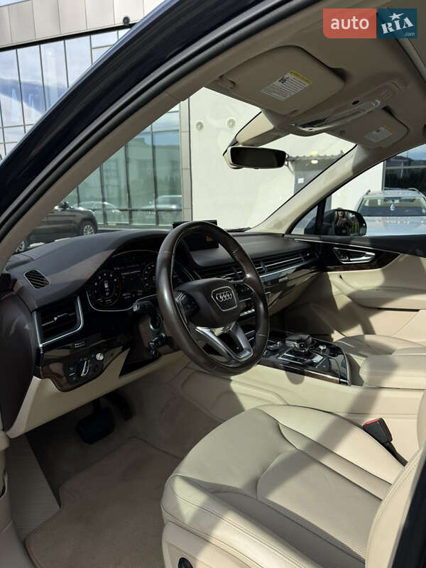 Позашляховик / Кросовер Audi Q7 2017 в Києві