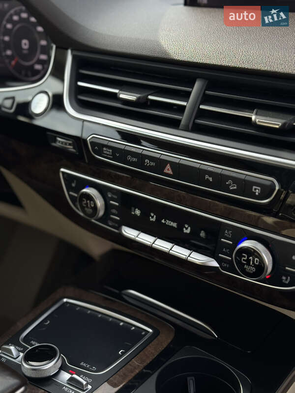 Позашляховик / Кросовер Audi Q7 2017 в Києві