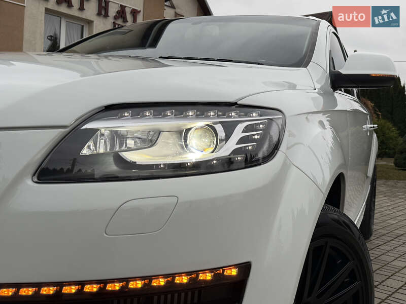 Позашляховик / Кросовер Audi Q7 2015 в Самборі