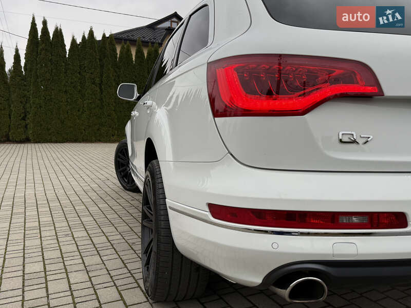 Позашляховик / Кросовер Audi Q7 2015 в Самборі