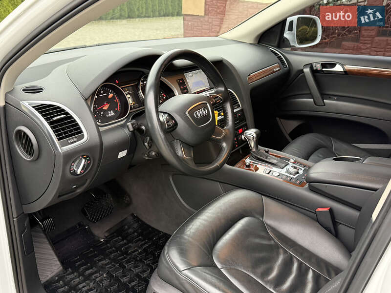 Позашляховик / Кросовер Audi Q7 2015 в Самборі