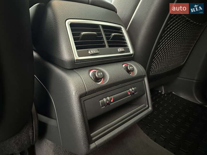 Позашляховик / Кросовер Audi Q7 2015 в Самборі