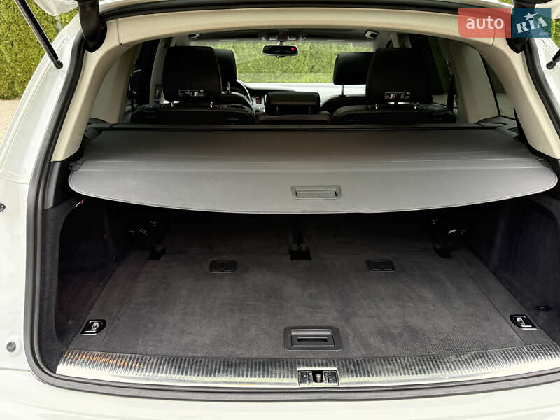 Позашляховик / Кросовер Audi Q7 2015 в Самборі