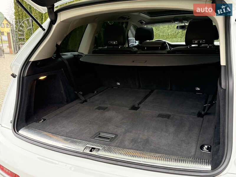 Позашляховик / Кросовер Audi Q7 2015 в Самборі