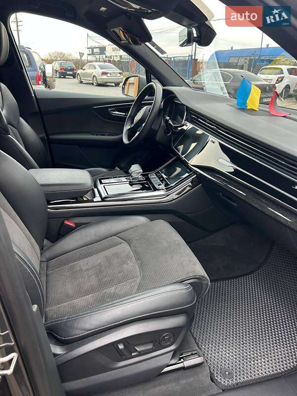 Внедорожник / Кроссовер Audi Q7 2022 в Львове
