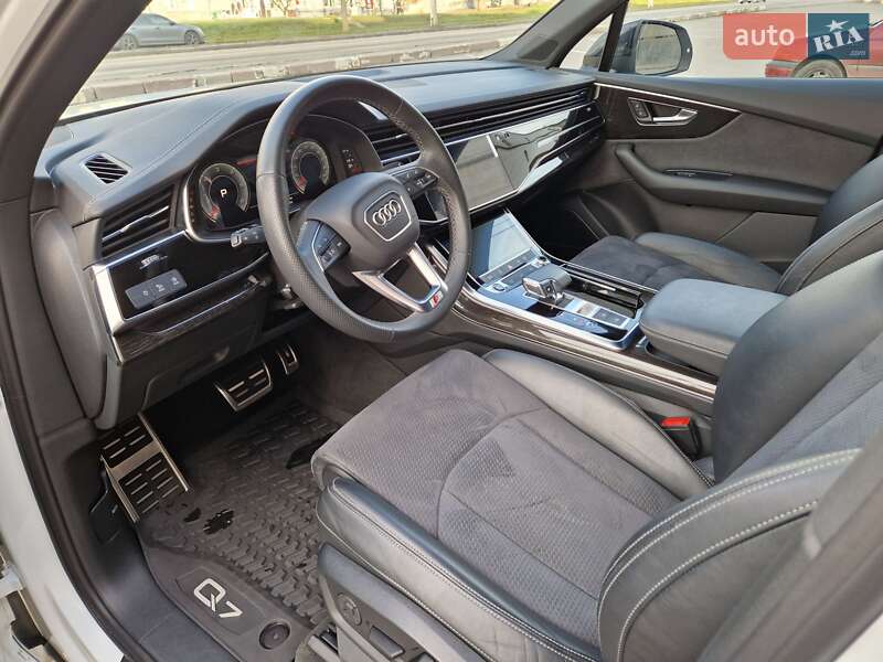 Позашляховик / Кросовер Audi Q7 2023 в Києві фото 17 Позашляховик / Кросовер Audi Q7 2023 в Києві
