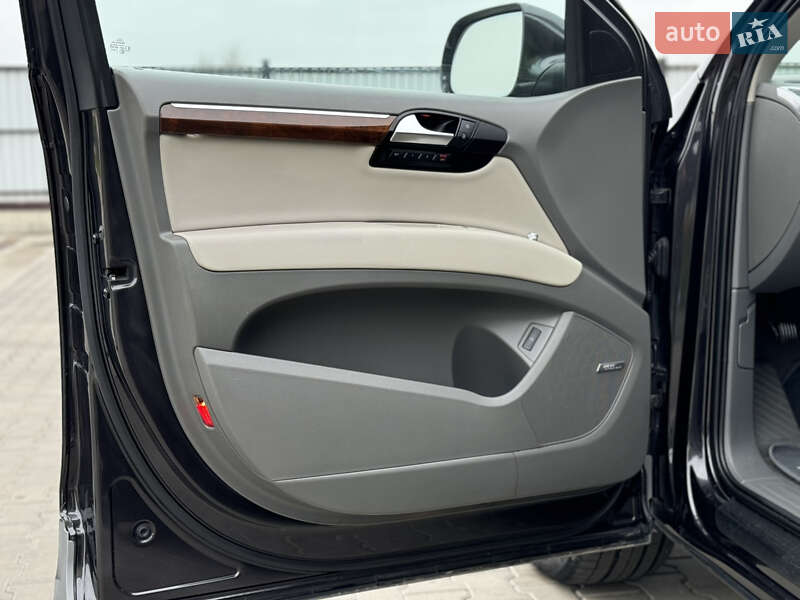 Внедорожник / Кроссовер Audi Q7 2011 в Луцке