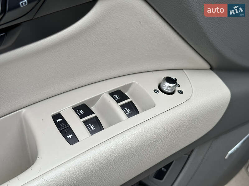 Внедорожник / Кроссовер Audi Q7 2011 в Луцке