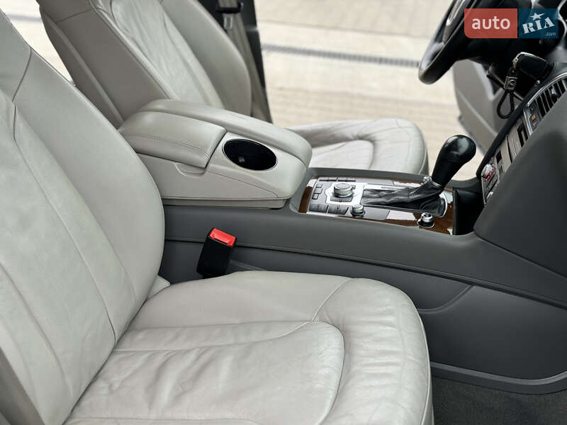 Внедорожник / Кроссовер Audi Q7 2011 в Луцке