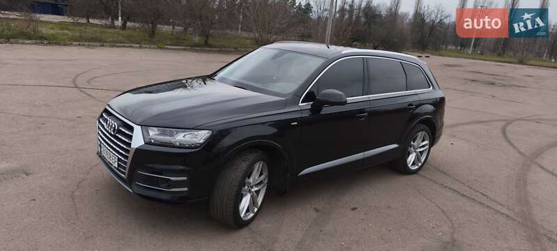 Внедорожник / Кроссовер Audi Q7 2017 в Нежине