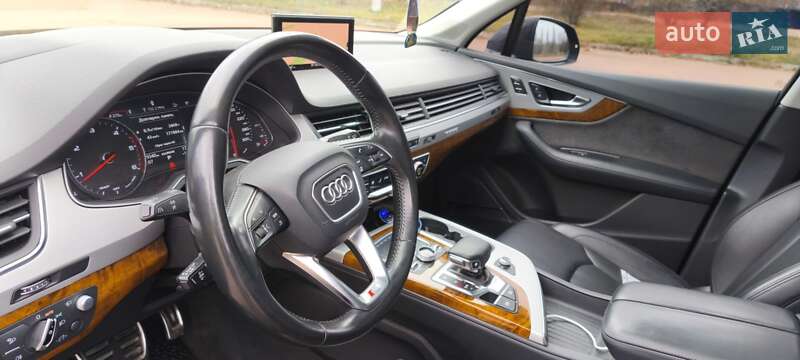 Внедорожник / Кроссовер Audi Q7 2017 в Нежине
