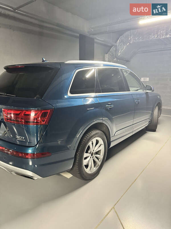 Позашляховик / Кросовер Audi Q7 2018 в Дніпрі