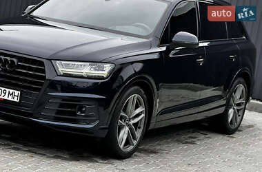 Позашляховик / Кросовер Audi Q7 2017 в Львові