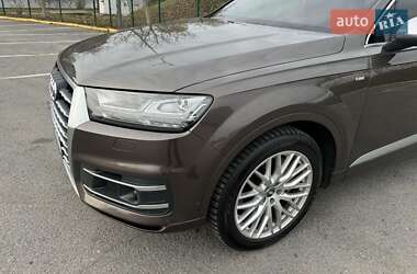 Позашляховик / Кросовер Audi Q7 2017 в Ужгороді