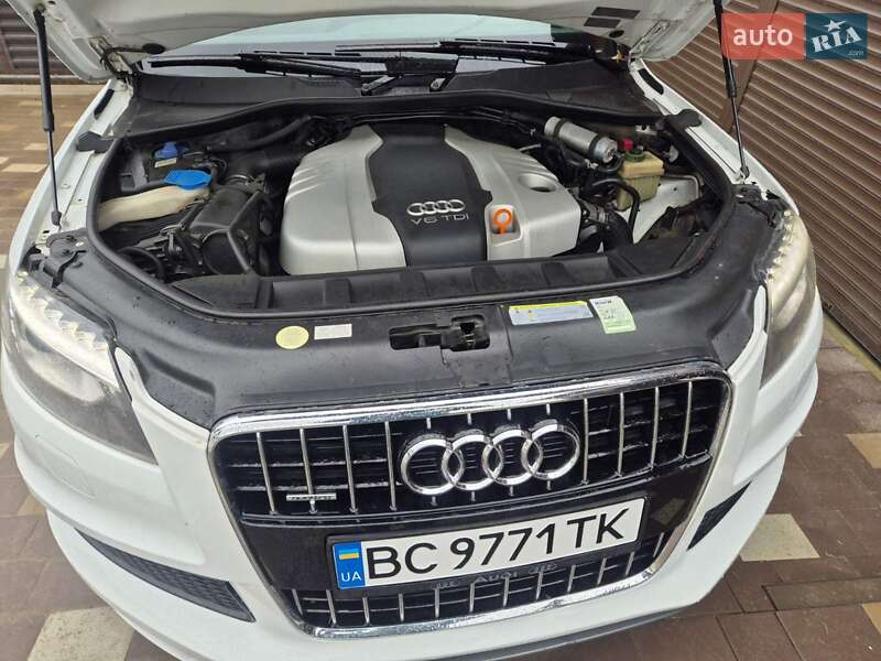 Позашляховик / Кросовер Audi Q7 2013 в Турці